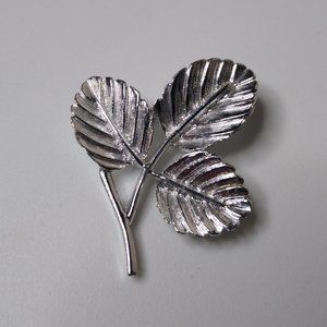 Vintage Sara Coventry 3 Leaf Brooch